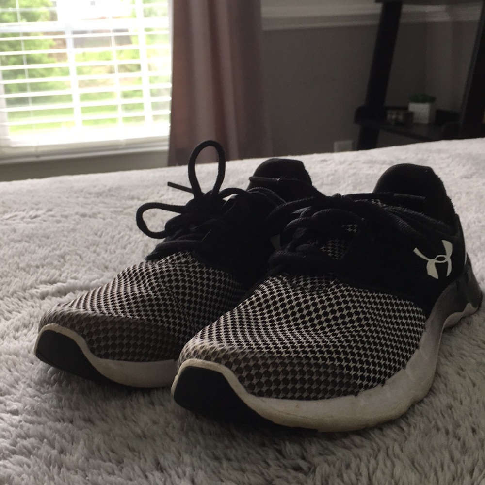 Under Armour Sneakers
